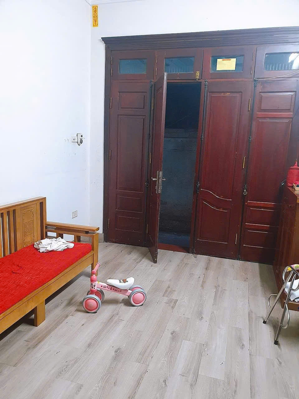Cho thuê nhà nguyên căn ngõ 6 Đội Nhân 5 tầng x 28m2, 3 ngủ, 11 Triệu - Ảnh 1